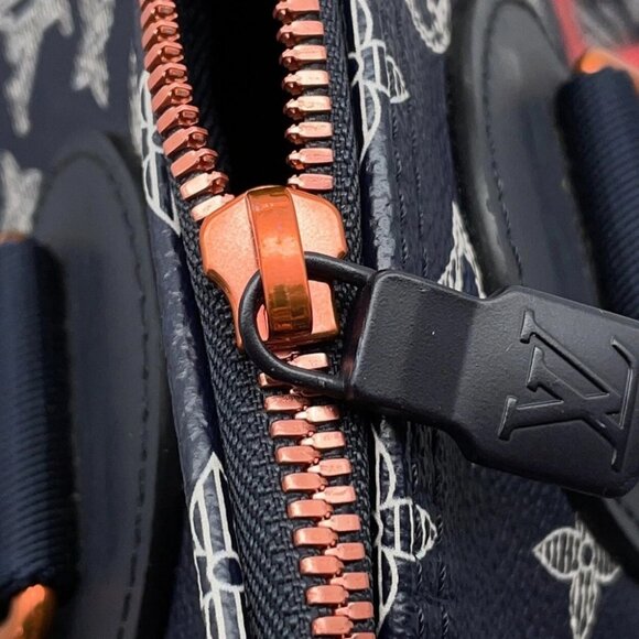 LOUIS VUITTON Speedy Bandouliere Size 40 Monogram Ink Navy M43697 - Picture 12 of 16